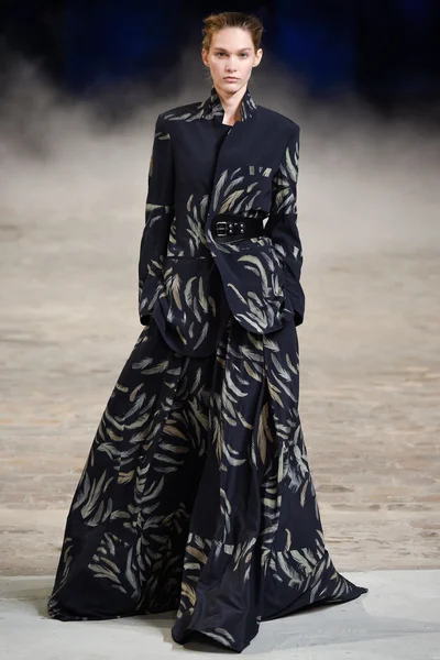 Look 13